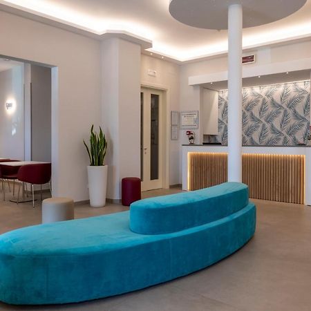Hotel Biagi & Residence リド・ディ・カマイオーレ エクステリア 写真