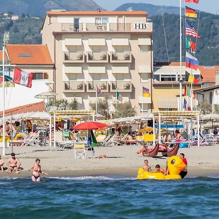 Hotel Biagi & Residence リド・ディ・カマイオーレ エクステリア 写真