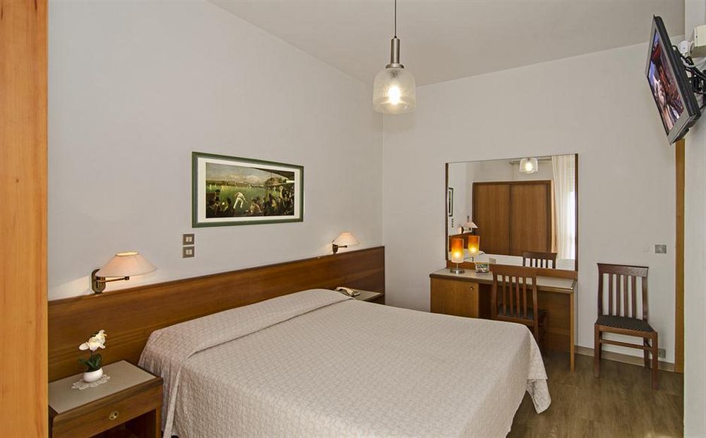 Hotel Biagi & Residence リド・ディ・カマイオーレ エクステリア 写真