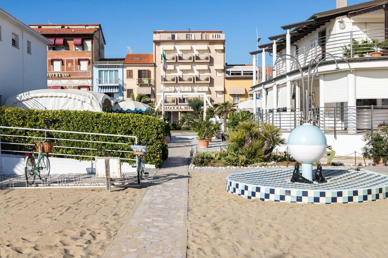 Hotel Biagi & Residence リド・ディ・カマイオーレ エクステリア 写真